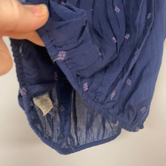 Free People, super cute  navy tie-at-shoulders top, L NWT - Picture 9 of 11